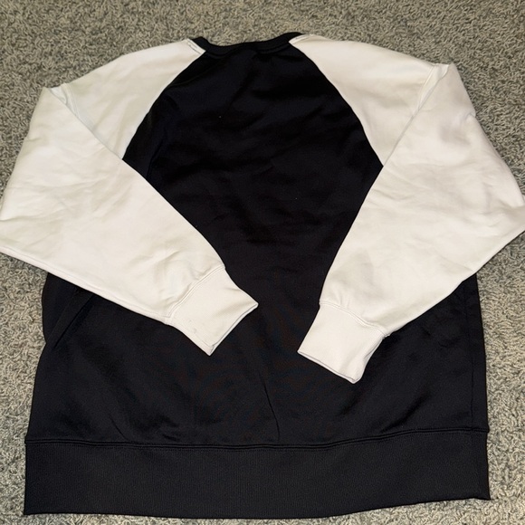 Nike Black and White Crewneck Sweatshirt AWESOME Womens (M) - Picture 8 of 8